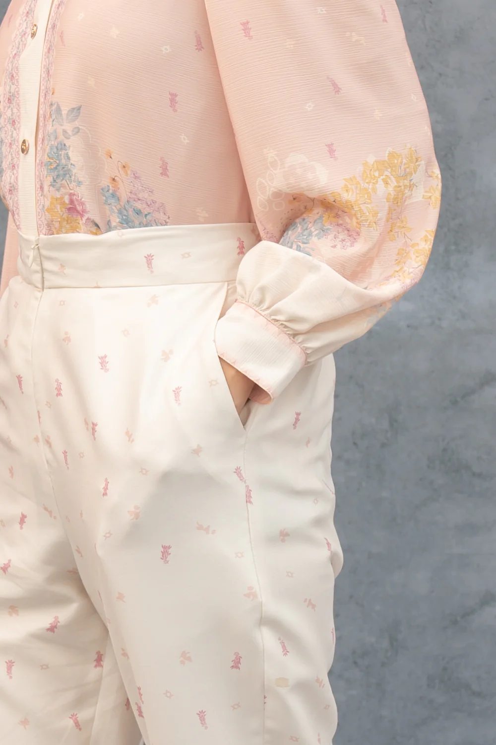 Biyya Pants (Minor) Carafe - Image 3