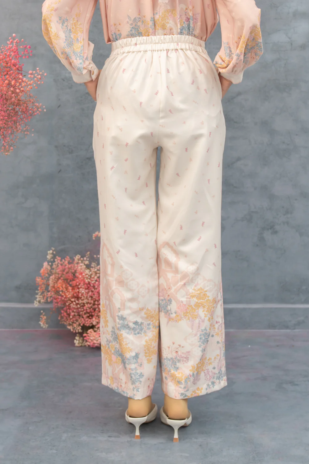 Biyya Pants (Minor) Carafe - Image 4